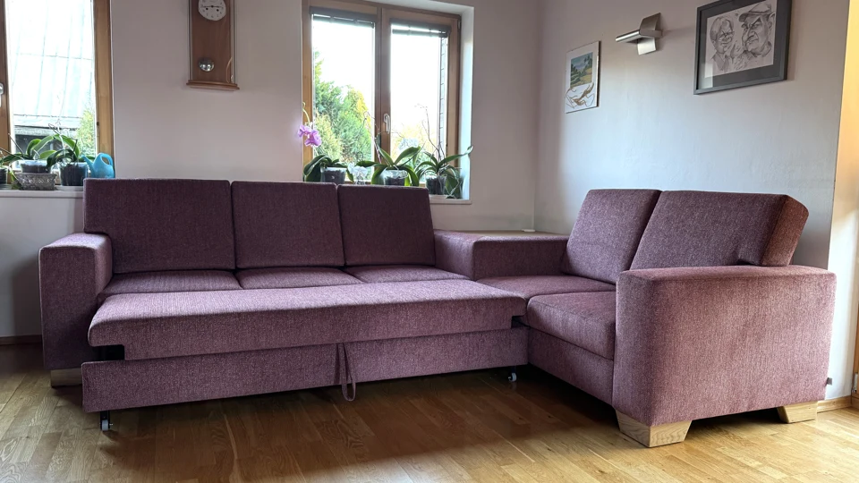 Fialová sedačka – rozklad · u zákazníka