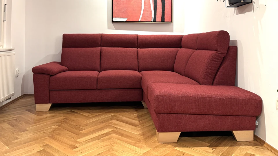 Vínová sedačka s lenoškou · u zákazníka